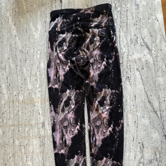 Old Navy Active Powerpress High Rise Go-Dry Leggings Marble Pink/Black TALL M - Picture 1 of 6